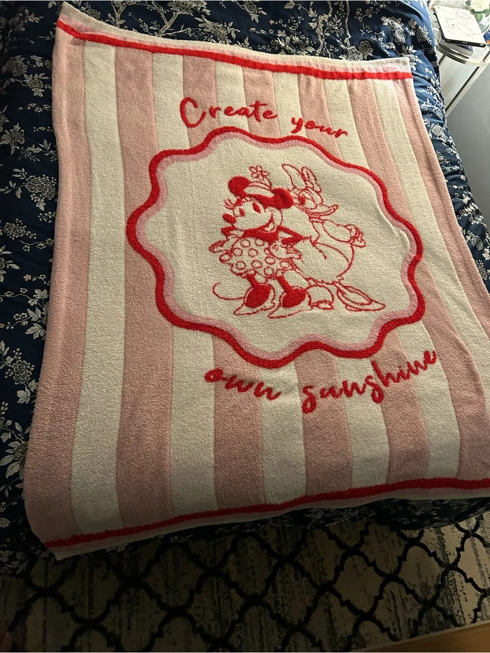 CozyChic Disney Pink and White Minnie & Daisy Striped Blanket